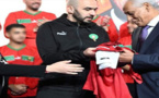 محكوم بالإعدام يثير تعاطف أعضاء المنتخب الوطني بأداء أغنية أثارت إعجاب اللاعبين محكوم بالإعدام يثير تعاطف أعضاء المنتخب الوطني بأداء أغنية أثارت إعجاب اللاعبين