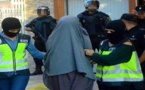 إسبانيا ترحل مهاجرة مغربية عثر بهواتفها على فيديوهات خطيرة