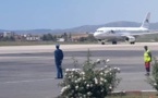 طائرة بعثة المنتخب المغربي للناشئين تصل إلى مطار قسنطينة طائرة بعثة المنتخب المغربي للناشئين تصل إلى مطار قسنطينة