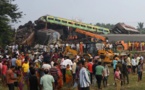 حادث اصطدام ثلاث قطارات يودي بحياة 300 شخص