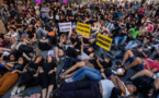 متظاهرون يحيون "ذكرى مأساة مليلية المحتلة" أمام البرلمان الإسباني متظاهرون يحيون "ذكرى مأساة مليلية المحتلة" أمام البرلمان الإسباني