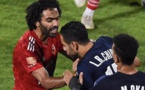اللاعب المغربي الشيبي يتعرض للاعتداء من لاعب مصري في مباراة الأهلي