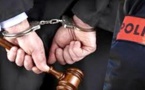إحالة مسؤول قضائي على الحبس بتهمة الرشوة واستغلال النفوذ.. وهكذا ألقي عليه القبض