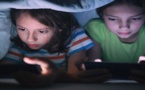 دولة تمنع الاطفال الذين تقل أعمارهم عن 18 عاما من استخدام الإنترنت ليلا
