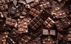 تحذير من انتشار شوكولاتة تحتوي على قطع زجاج بالمحلات التجارية قبل إتمام سحبها
