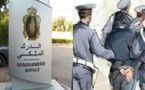 اعتقال دركي ببني شيكار وشخص أخر متلبسين بتلقي رشوة بالناظور بعد قيامهما بعملية "إبتزاز" شاب من فرخانة