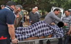 السلطة المحلية بتعاون مع بلدية زايو تنقلان مسنا إلى المستشفى الحسني بالناظور بعد تعفن ساقيه