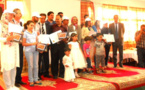 تلاميذ ثانوية الخطابي بالناظور يستلمون جوائز الفوز في مباراة الصحفيين الشباب