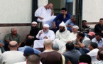 الداعية الناظوري يحيي المدغري يجتمع بأهالي دوار الزاوية بأركمان ويحثهم على نبذ التفرقة‎