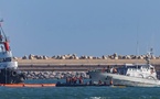 بعد محاولات فردية.. المغرب يطلب مساعدة إسبانيا لانتشال زورق دورية عالق بمليلية