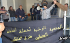 معطلو الناظور يقتحمُون مقّر المجلس البلدي ويُقيمون رجّة اِحتجاجية صاخبة للتنبيه إلى تواجدهم بقوّة