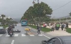 وفاة سائق دراجة نارية تحت عجلات حافلة نقل