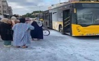 مراهقون يخلقون الرعب في حافلة عمومية