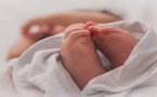 صدمة بعد العثور على رضيع مهجور في مكان مكشوف