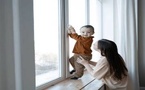 بسبب خلاف مع حماتها.. أم ترمي طفلها من الطابق الثاني