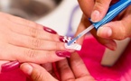 الصالونات المغربية تواجه حظرا جديدا: طلاء الأظافر والجل ممنوع بسبب مادة سامة