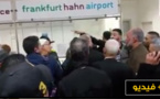 بالفيديو.. إحتجاجات واسعة بمطار فرانكفورت بعد إلغاء رحلة الى مطار الناظور- العروي‎