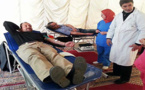 بالصور.. مواطنون يتبرعون بالدم في حملة تحت شعار لنجعل من العروي مدينة رائدة في مجال التبرع 