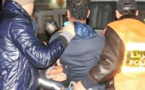 اعتقال مروج كحول "بباريتشينو" قاوم الشرطة بالسلاح  والغاز المسيل للدموع والأمن يواصل حملة كبرى ببني أنصار