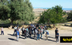 بالفيديو.. عشرات التلاميذ يحتجون وسط الطريق العام بتالوين نواحي تمسمان بسبب النقل المدرسي‎