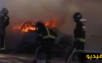بالفيديو.. إندلاع حريق في سيارة معدة للتهريب المعيشي وسط مدينة مليلية المحتلة‎