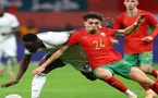 تعرض اللاعب المغربي نايل العيناوي لسطو مسلح واحتجاز داخل منزله بالعاصمة الإيطالية روما