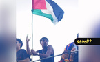 يامال يرفع العلم الفلسطيني خلال احتفالات برشلونة بلقب الدوري الإسباني