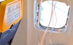 لحظات رعب على متن طائرة متجهة إلى ألمانيا.. ركاب نيقذون مسافرا كاد يقذف من النافذة