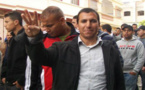 المعتقل "عاشور العمراوي" يبعث برسالة من داخل السجن يشرح فيها حيثيات الإعتقال ويناشد الذوات المناضلة مساندته