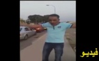 شاهدوا مهاجرا ناظوريا ينفجر غضبا بسبب التأخر الذي يتسبب فيه الأمن أثناء عبور المسافرين بميناء بني أنصار