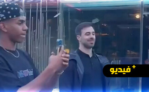 شاهد.. سائحات يطلبن من لامين يامال أن يلتقط لهن صورة دون أن يعرفن من يكون