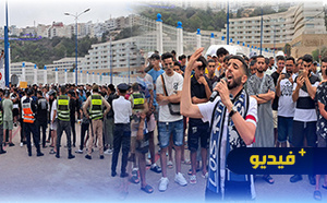  شقيق مروان المقدم يدخل في اعتصام وإضراب جديد عن الطعام أمام بوابة ميناء الحسيمة