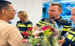 بعد أن مات والده بين يديه.. شاب مغربي يشكر شرطة روتردام بطريقة مؤثرة