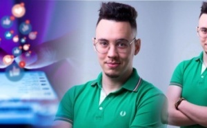 بلال مرابط يكتب..فن التعليق على كل شيء: بين سقراط وجيل لا يهدأ