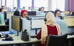 قانون فرنسي يهدد بحرمان آلاف الشباب المغاربة من العمل في مراكز النداء