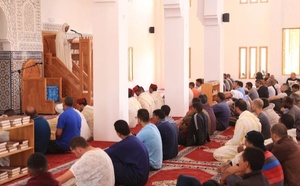 خطبة جمعة موحدة تدعو الآباء لتربية الأولاد على المشاركة في الشأن العام