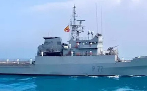 زورق حربي إسباني يشرع في مهمة مراقبة وإنذار قبالة سواحل المغرب