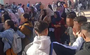 تلاميذ ينهالون على أستاذ أمام المؤسسة ضربا ويسقطونه مغشيا عليه