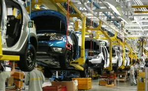 قلق إسباني متزايد من الصعود الصناعي المغربي في قطاع السيارات