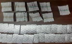 توقيف مغربي مقيم بإسبانيا بمحاولة تهريب أقراص مخدرة