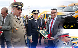 عامل الناظور يشرف على توزيع خمس حافلات للنقل المدرسي