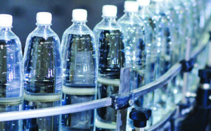 خطير: المرصد المغربي يحذر من المياه المعبأة في القنينات البلاستيكية