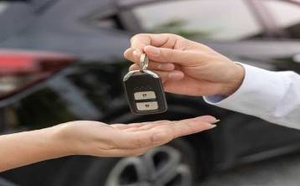 خطر "الإفلاس المؤقت" يهدد شركات تأجير السيارات رغم الانتعاش السياحي