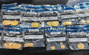 سقوط مغربي مقيم بفرنسا في قبضة الجمارك وبحوزته 43 قطعة ذهبية