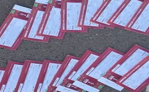 سقط في فخ "اليقظة المعلوماتية".. اعتقال ثلاثيني بتهمة ترويج تذاكر "الكان" خارج القانون