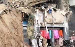 انهيار منزل بالدار البيضاء بسبب الأمطار الغزيرة اليوم السبت