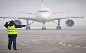 سوء الأحوال الجوية يحول مسار رحلة جوية من مطار الناظور العروي إلى مطار وجدة أنجاد