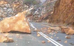 هام: تساقط الصخور يفرض إغلاق الطريق المدارية عند بني أنصار والسلطات تتدخل لضمان سلامة المواطنين