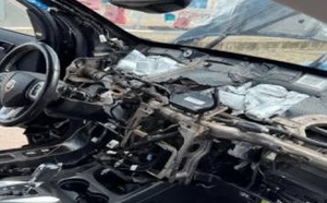 توقيف مغربي حاول عبور "باب سبتة" بـ 48 كيلو من الشيرا رفقة زوجته وأطفاله الخمسة