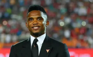 الكاف يعاقب صامويل إيتو على خلفية مباراة المغرب والكاميرون